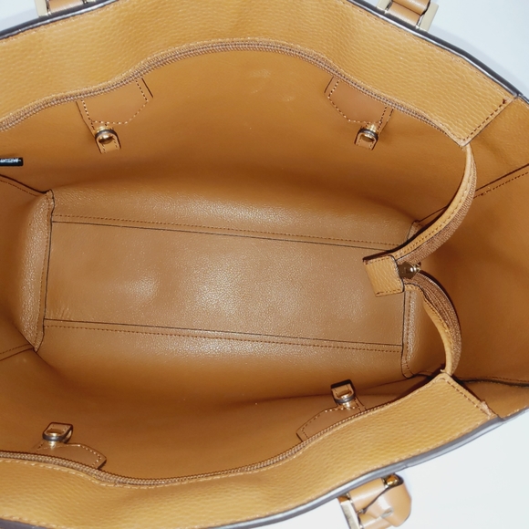 Michael Kors Kimberly Large Leather Tote & Purse Wallet 2 in 1 (Tan) - Picture 2 of 15